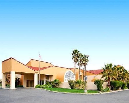 Quality Inn & Suites Vacaville Exterior photo