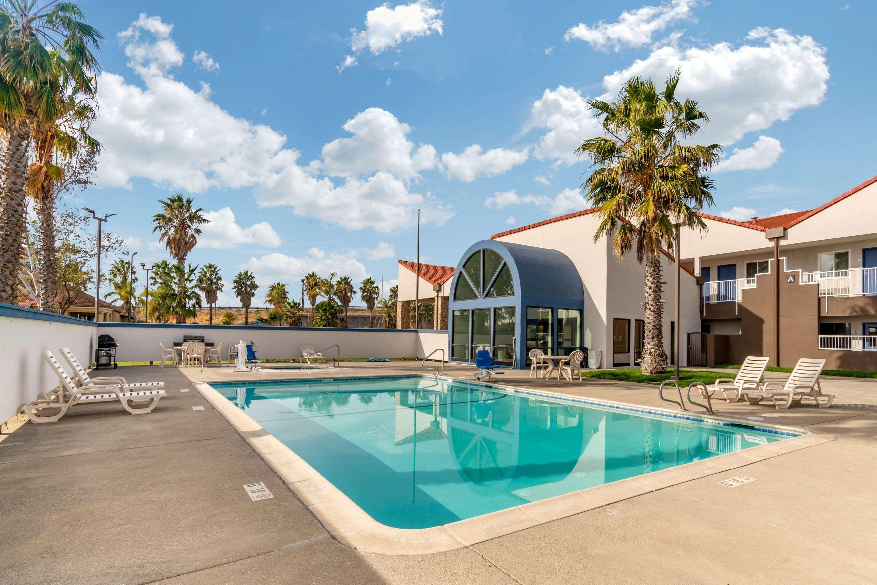 Quality Inn & Suites Vacaville Exterior photo