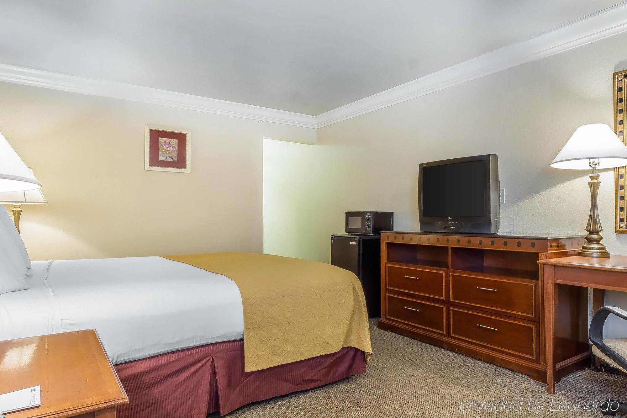 Quality Inn & Suites Vacaville Exterior photo